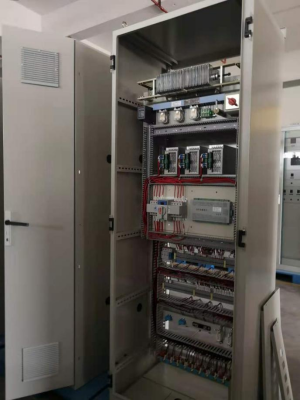 双母连300AH直流屏前.后 双母连300AH直流屏前.后