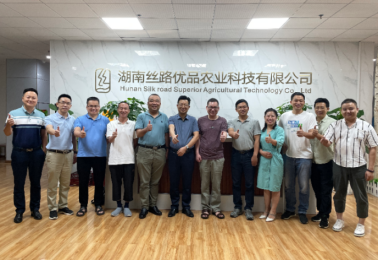 参会同学合影 参会同学合影