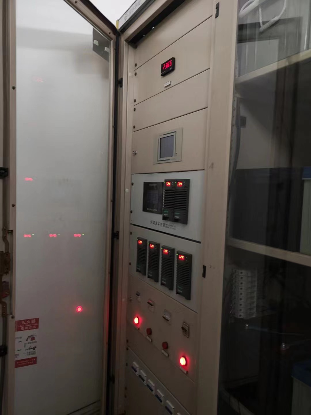 直流屏改造完成 直流屏改造完成